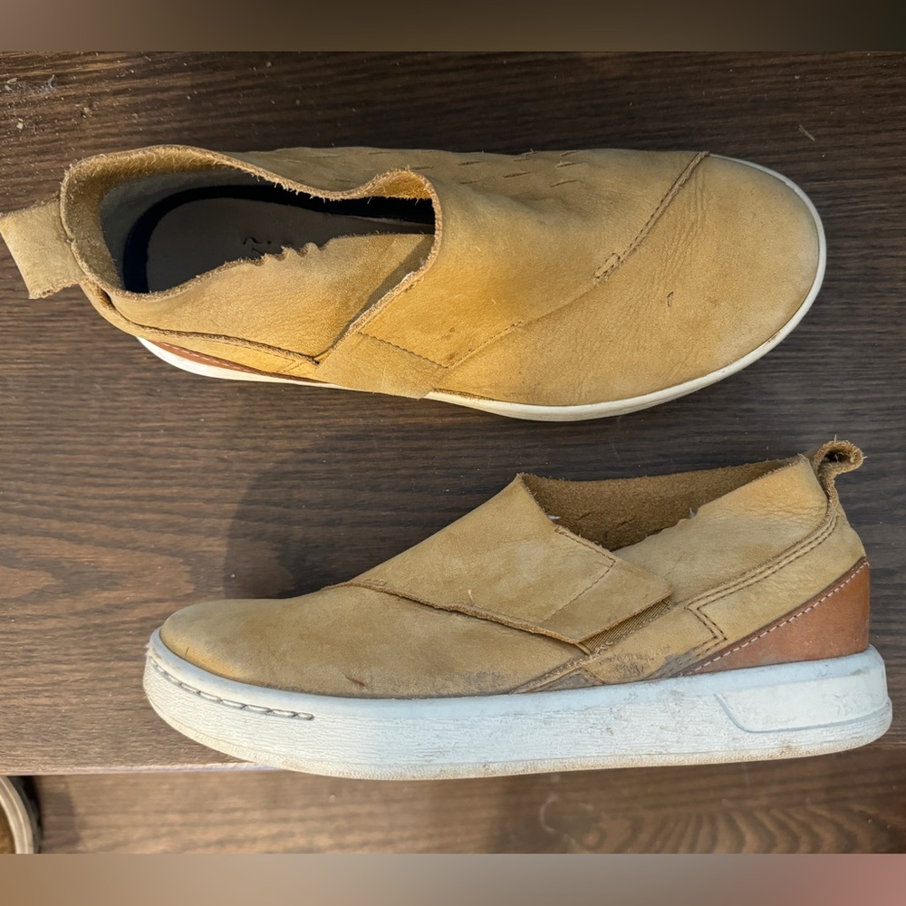 OHW? WHO? Owns the factory brand - Leather shoe Sz 6